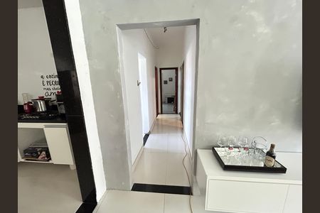 Casa de condomínio para alugar com 197m², 3 quartos e 4 vagasCorredor