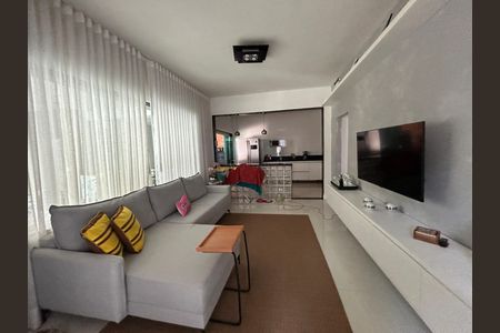 Casa de condomínio para alugar com 197m², 3 quartos e 4 vagasSala