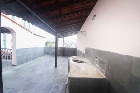 Casa à venda com 270m², 5 quartos e 3 vagas Casa à venda com 270m², 5 quartos e 3 vagasÁrea de Serviço