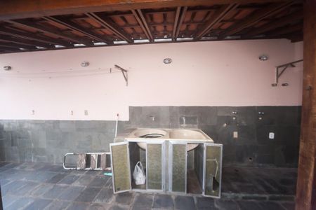 Casa à venda com 270m², 5 quartos e 3 vagas Casa à venda com 270m², 5 quartos e 3 vagasÁrea de Serviço