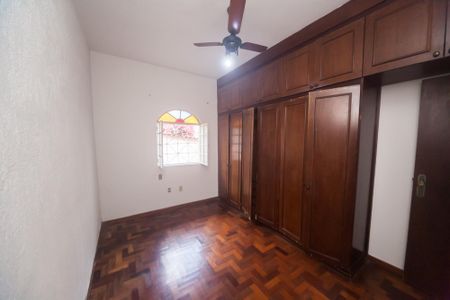 Casa à venda com 270m², 5 quartos e 3 vagas Casa à venda com 270m², 5 quartos e 3 vagasquarto 2