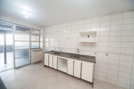 Casa à venda com 270m², 5 quartos e 3 vagas Casa à venda com 270m², 5 quartos e 3 vagasCozinha