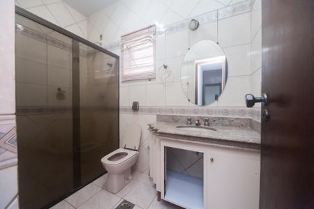 Casa à venda com 270m², 5 quartos e 3 vagas Casa à venda com 270m², 5 quartos e 3 vagasBanheiro da Suíte