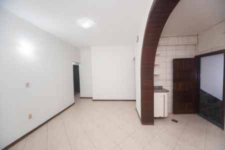 Casa à venda com 270m², 5 quartos e 3 vagas Casa à venda com 270m², 5 quartos e 3 vagasSala de Jantar
