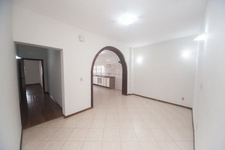 Casa à venda com 270m², 5 quartos e 3 vagas Casa à venda com 270m², 5 quartos e 3 vagasSala de Jantar