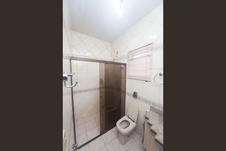 Casa à venda com 270m², 5 quartos e 3 vagas Casa à venda com 270m², 5 quartos e 3 vagasBanheiro da Suíte