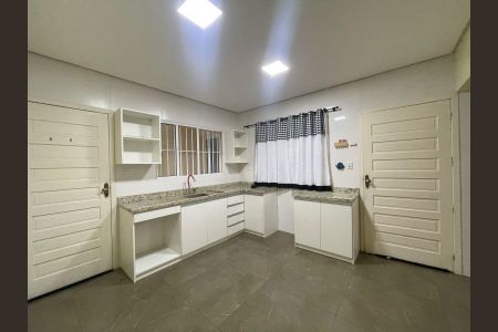 Cozinha de casa à venda com 3 quartos, 130m² em São José, Canoas