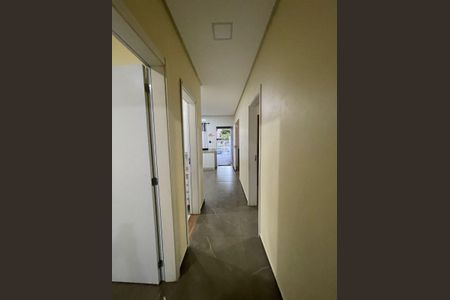 Corredor de casa à venda com 3 quartos, 130m² em São José, Canoas