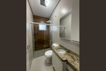 Banheiro  de casa à venda com 3 quartos, 130m² em São José, Canoas