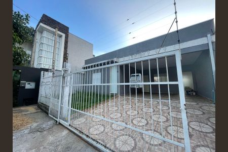 Área externa de casa à venda com 3 quartos, 130m² em São José, Canoas