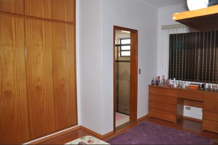 Casa à venda com 4 quartos, 263m² em Vila Camilópolis, Santo André