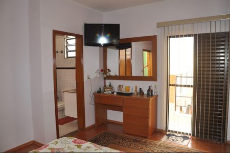 Casa à venda com 4 quartos, 263m² em Vila Camilópolis, Santo André