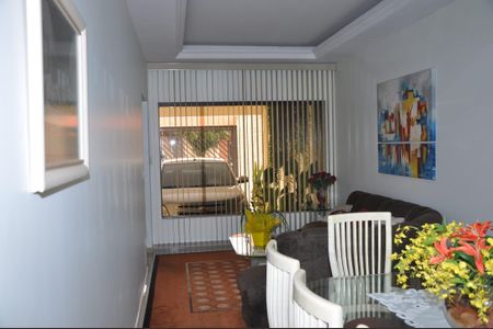 Casa à venda com 4 quartos, 263m² em Vila Camilópolis, Santo André