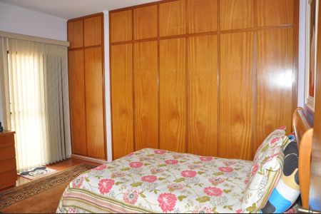 Casa à venda com 4 quartos, 263m² em Vila Camilópolis, Santo André