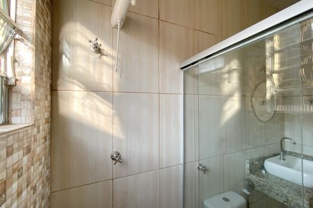 Casa à venda com 420m², 4 quartos e 1 vagaBanheiro 1