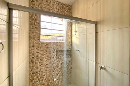 Casa à venda com 420m², 4 quartos e 1 vagaBanheiro 2