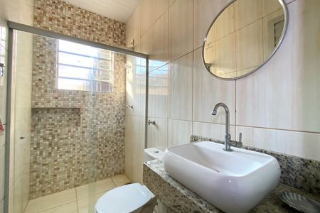 Casa à venda com 420m², 4 quartos e 1 vagaBanheiro 1