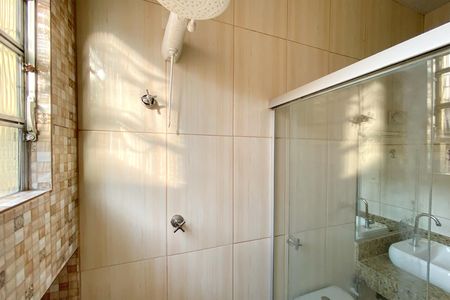 Casa à venda com 420m², 4 quartos e 1 vagaBanheiro 2