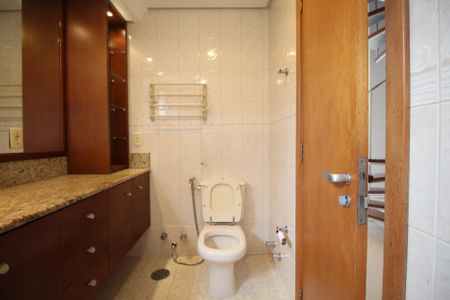 Apartamento para alugar com 242m², 3 quartos e 3 vagasSuíte da Suíte 3