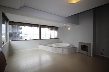 Apartamento para alugar com 242m², 3 quartos e 3 vagasSuíte 3