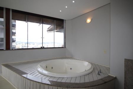 Apartamento para alugar com 242m², 3 quartos e 3 vagasSuíte da Suíte 3