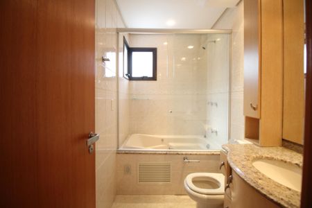 Apartamento para alugar com 242m², 3 quartos e 3 vagasBanheiro da Suíte 2