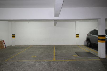 Garagem de apartamento à venda com 3 quartos, 242m² em Rio Branco, Porto Alegre