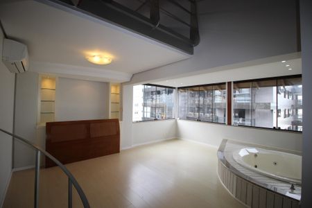 Apartamento para alugar com 242m², 3 quartos e 3 vagasSuíte 3
