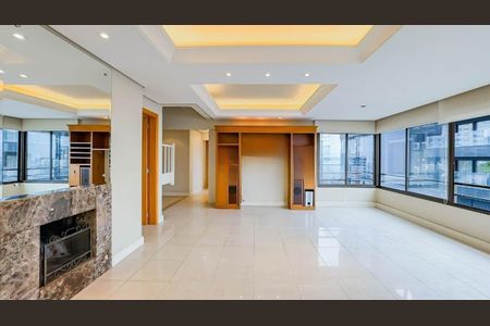 Apartamento para alugar com 242m², 3 quartos e 3 vagasSala
