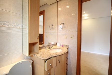 Apartamento para alugar com 242m², 3 quartos e 3 vagasBanheiro da Suíte 2
