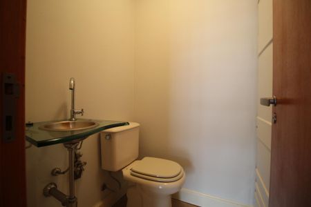 Apartamento para alugar com 242m², 3 quartos e 3 vagasLavabo