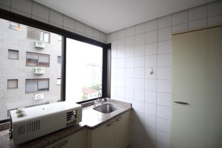 Apartamento para alugar com 242m², 3 quartos e 3 vagasÁrea de Serviço