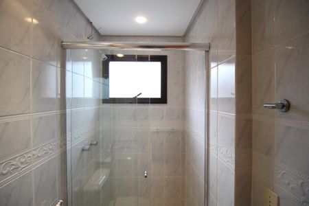 Apartamento para alugar com 242m², 3 quartos e 3 vagasBanheiro da Suíte 1