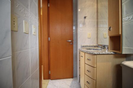 Apartamento para alugar com 242m², 3 quartos e 3 vagasBanheiro da Suíte 1