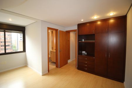 Apartamento para alugar com 242m², 3 quartos e 3 vagasSuíte 2