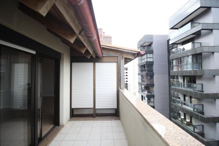 Apartamento para alugar com 242m², 3 quartos e 3 vagasSacada