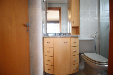 Apartamento para alugar com 242m², 3 quartos e 3 vagasBanheiro da Suíte 1