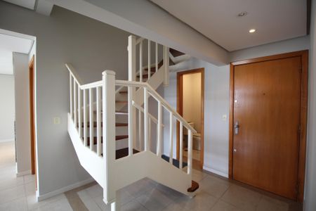 Apartamento para alugar com 242m², 3 quartos e 3 vagasEscada
