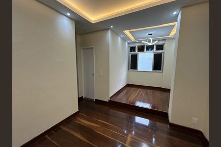 Sala de apartamento para alugar com 2 quartos, 55m² em Vila Valqueire, Rio de Janeiro