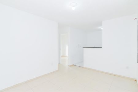 Sala de apartamento para alugar com 2 quartos, 43m² em Água Chata, Guarulhos
