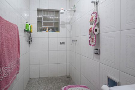 Casa à venda com 400m², 4 quartos e 2 vagasBanheiro social 
