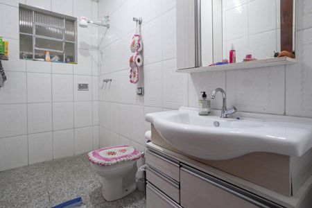 Casa à venda com 400m², 4 quartos e 2 vagasBanheiro social 