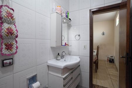 Casa à venda com 400m², 4 quartos e 2 vagasBanheiro social 