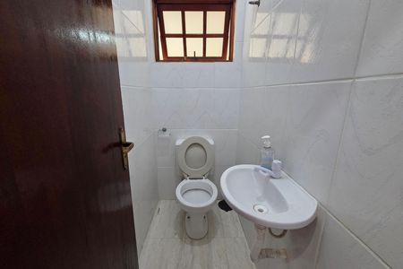 Casa para alugar com 70m², 2 quartos e 2 vagas Casa para alugar com 70m², 2 quartos e 2 vagasBanheiro Social