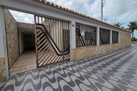 Casa para alugar com 70m², 2 quartos e 2 vagas Casa para alugar com 70m², 2 quartos e 2 vagasFachada