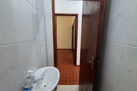 Casa para alugar com 70m², 2 quartos e 2 vagas Casa para alugar com 70m², 2 quartos e 2 vagasBanheiro Social
