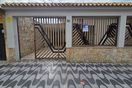 Casa para alugar com 70m², 2 quartos e 2 vagas Casa para alugar com 70m², 2 quartos e 2 vagasFachada