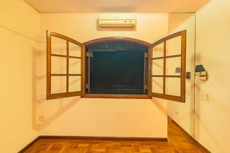 Casa à venda com 166m², 3 quartos e 2 vagas