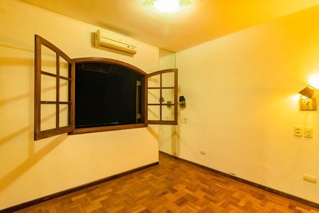 Casa à venda com 166m², 3 quartos e 2 vagas