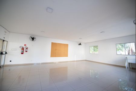 Apartamento para alugar com 45m², 2 quartos e 1 vaga Apartamento para alugar com 45m², 2 quartos e 1 vagaÁrea comum - Salão de festas